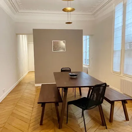 Spacious 3br Flat / Madeleine Apartmán *