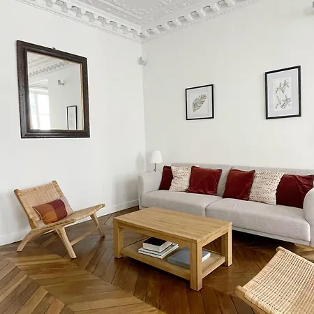 Spacious 3br Flat / Madeleine Διαμέρισμα *